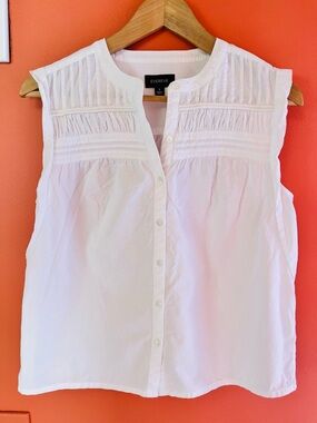 Evereve White Sleeveless Pintuck Button-Front Cotton Top
